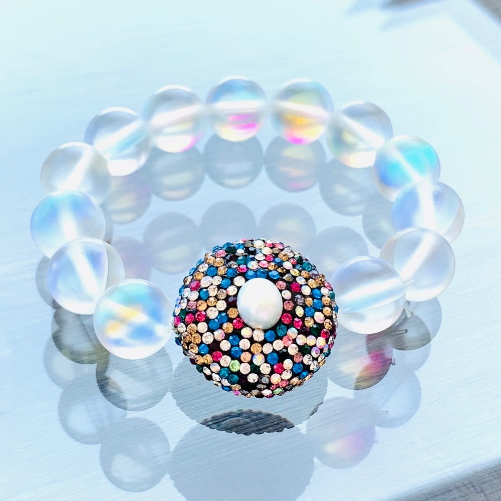 🌈✨Iridescent Bead and Rhinestone Bracelet ✨🌈